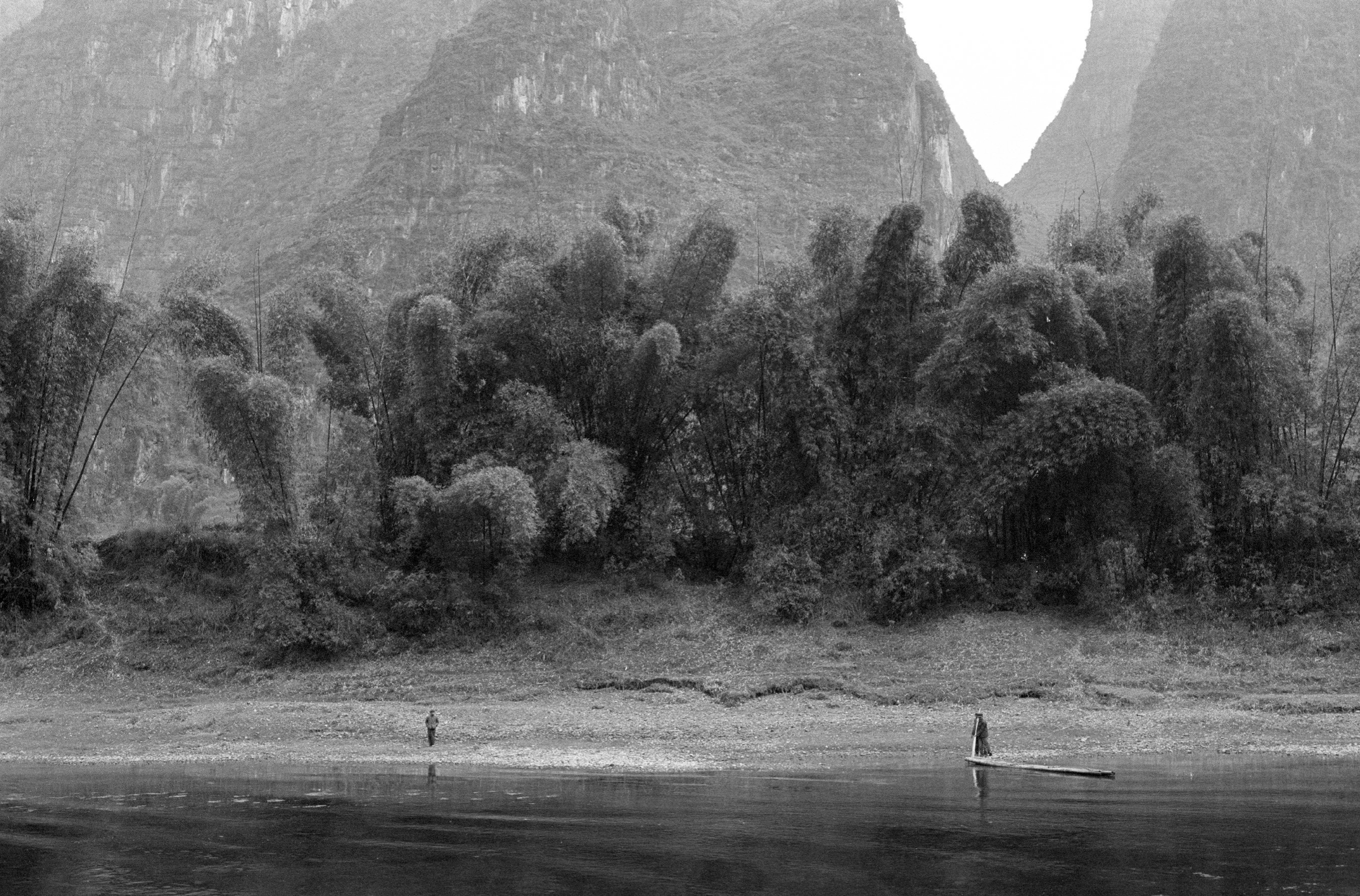 Image selected from Lao An's photography collection "At Ease" (稍息)